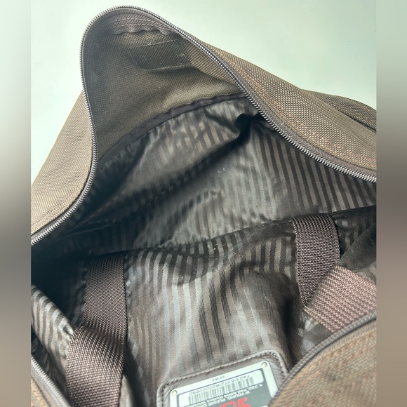 TUMI Large Brown Men's Duffel Travel Bag - Picture 11 of 14